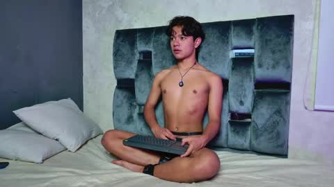 vix_hot online show from 05/26/26, 08:05