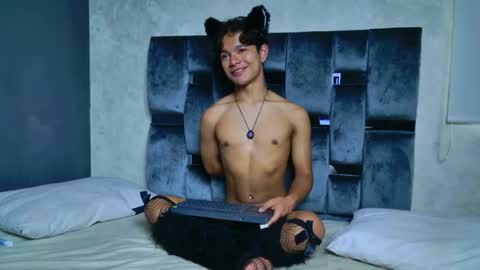 vix_hot online show from 06/02/26, 08:11
