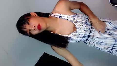 Snapshot of vixen_foxx chatting on 04/13/26, 06:30 vixen online show from 04/13/26, 06:30
