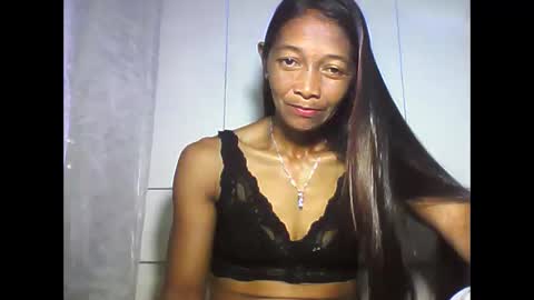 Snapshot of vixen_lina chatting on 06/07/26, 05:27 vixen_lina online show from 06/07/26, 05:27