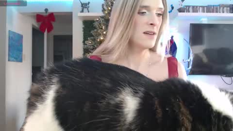 Snapshot of vixen_lockheart chatting on 12/14/25, 06:23 Vixen online show from 12/14/25, 06:23