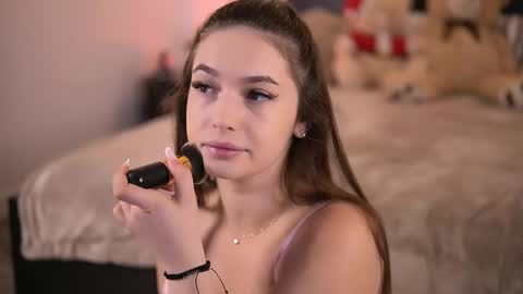 Snapshot of vixenamour chatting on 10/22/25, 04:13 vixenamour online show from 10/22/25, 04:13