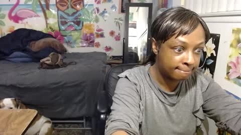 Snapshot of vixenfyre chatting on 01/01/25, 09:39 Vixen Fyre online show from 01/01/25, 09:39