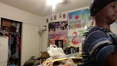 Snapshot of vixenfyre chatting on 09/28/25, 01:00 Vixen Fyre online show from 09/28/25, 01:00