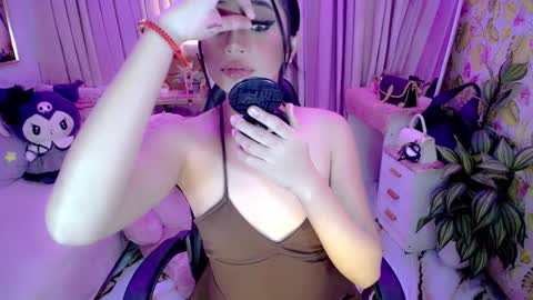 Snapshot of vixenluscious chatting on 02/23/26, 08:55 vixenluscious online show from 02/23/26, 08:55