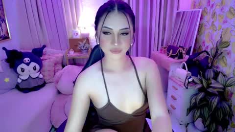 Snapshot of vixenluscious chatting on 03/16/26, 12:27 vixenluscious online show from 03/16/26, 12:27