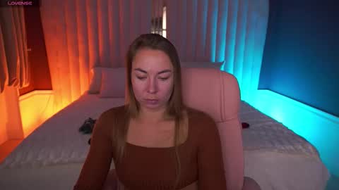 Snapshot of vixenmuse chatting on 10/30/25, 08:42 Ur Lady online show from 10/30/25, 08:42