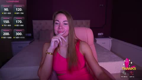 Snapshot of vixenmuse chatting on 12/01/25, 08:47 Ur Lady online show from 12/01/25, 08:47