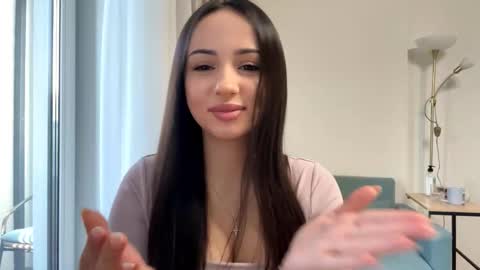 Snapshot of vixy_luna chatting on 03/15/26, 02:01 Miss Mia online show from 03/15/26, 02:01