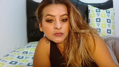 Venus online show from 11/18/25, 01:00