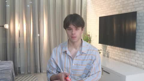 Snapshot of vladaesthetics chatting on 12/13/25, 10:15 Vladaesthetics online show from 12/13/25, 10:15