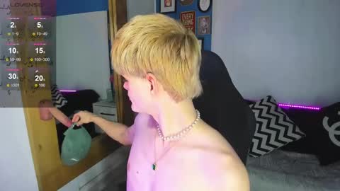 Snapshot of vladhellsing4 chatting on 11/08/25, 02:39 Vlad online show from 11/08/25, 02:39