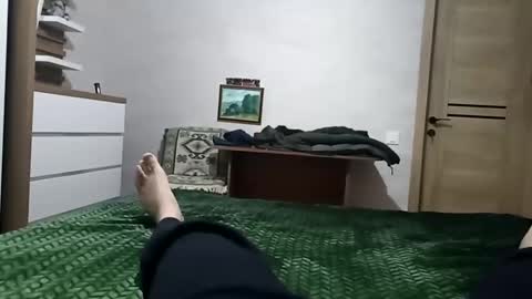 Snapshot of vmann777 chatting on 12/18/25, 04:57 vmann777 online show from 12/18/25, 04:57