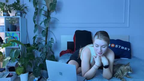 Snapshot of vorvik chatting on 01/08/25, 10:37 vorvik online show from 01/08/25, 10:37