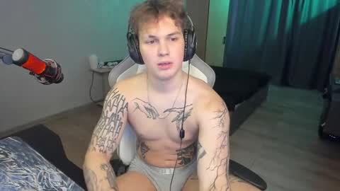 Snapshot of vova_belkin_ chatting on 10/03/25, 09:28 vova online show from 10/03/25, 09:28