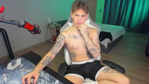 vova online show from 10/14/25, 09:32