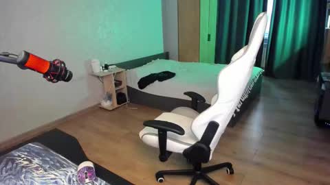 Snapshot of vova_belkin_ chatting on 10/29/25, 09:33 vova online show from 10/29/25, 09:33