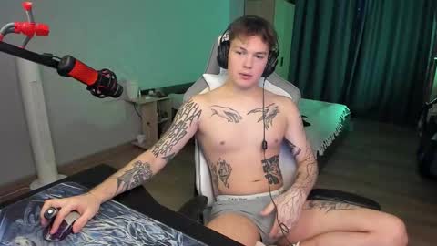 Snapshot of vova_belkin_ chatting on 11/24/25, 12:49 vova online show from 11/24/25, 12:49