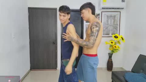 voyeurism_guys online show from 05/25/26, 11:00