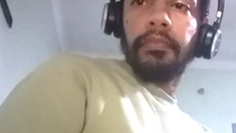 Snapshot of vredesbyrd5 chatting on 10/18/25, 02:36 VRED online show from 10/18/25, 02:36