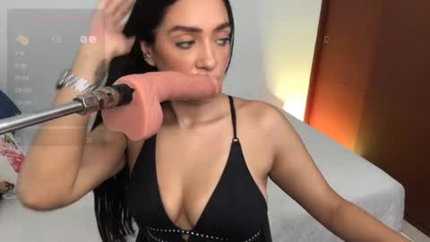 vsantini_ online show from 12/13/24, 03:00