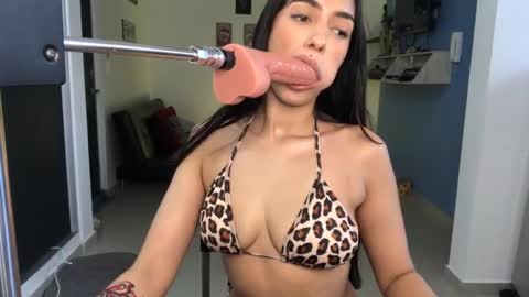 vsantini_ online show from 03/06/25, 10:26