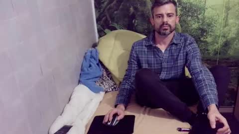 CBNewGuy online show from 12/17/25, 03:23