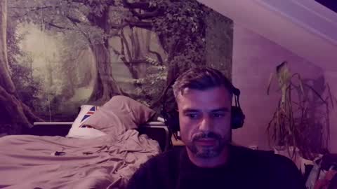 Snapshot of vuiljoske chatting on 05/19/26, 12:27 CBNewGuy online show from 05/19/26, 12:27
