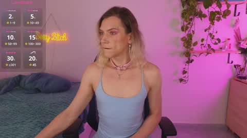 Vikky online show from 03/06/25, 01:14