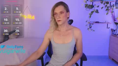 Vikky online show from 09/11/25, 02:17