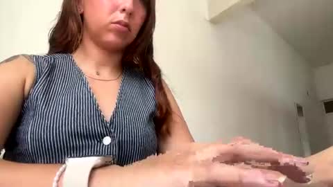 Snapshot of vv_valvale chatting on 07/16/26, 05:30 vv_valvale online show from 07/16/26, 05:30