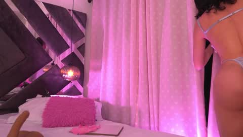 Snapshot of vvioleta_ chatting on 09/25/25, 03:10 Violeta online show from 09/25/25, 03:10