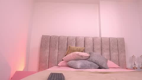 Snapshot of vvioleta_ chatting on 11/08/25, 03:07 Violeta online show from 11/08/25, 03:07