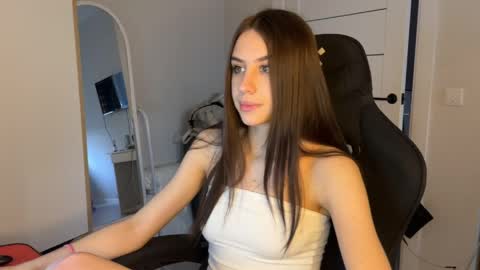 Snapshot of vx_arina chatting on 04/17/26, 09:45 Arina online show from 04/17/26, 09:45