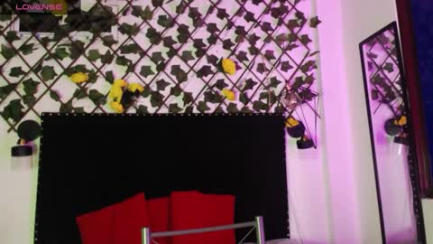 Zoey online show from 10/08/25, 04:10