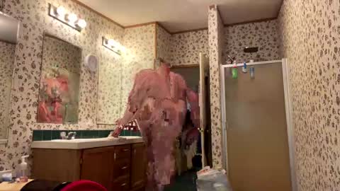 Snapshot of wadd4u1 chatting on 10/05/25, 04:05 wadd4u1 online show from 10/05/25, 04:05