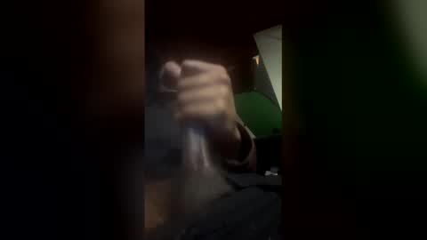 Snapshot of wagwangee chatting on 12/19/25, 10:44 choom online show from 12/19/25, 10:44