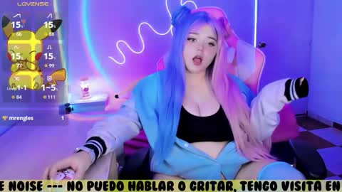 Snapshot of waifumochi_chan chatting on 11/14/25, 01:48 online show from 11/14/25, 01:48