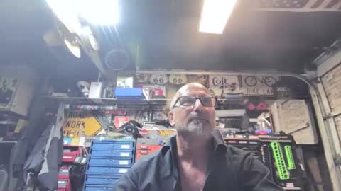 Snapshot of wakesblowinclouds chatting on 09/21/25, 11:12 wakesblowinclouds online show from 09/21/25, 11:12