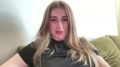 Snapshot of walkiria19 chatting on 05/25/26, 05:19 walkiria19 online show from 05/25/26, 05:19