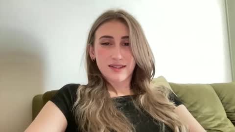 Snapshot of walkiria19 chatting on 06/06/26, 11:26 walkiria19 online show from 06/06/26, 11:26