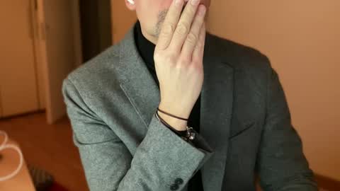 Snapshot of walky78 chatting on 12/12/24, 04:53 walky78 online show from 12/12/24, 04:53