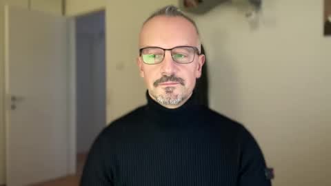 Snapshot of walky78 chatting on 02/04/25, 07:40 walky78 online show from 02/04/25, 07:40