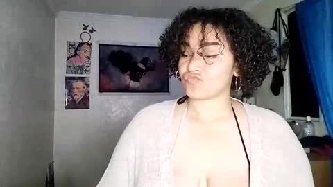 Juli online show from 10/26/25, 06:36