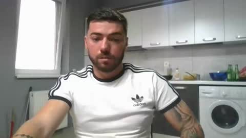 wallacewoods1 online show from 12/04/24, 10:57