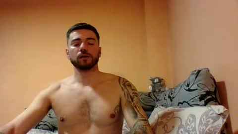 wallacewoods1 online show from 12/26/24, 04:10
