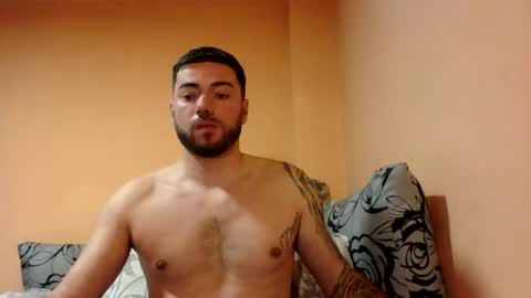 wallacewoods1 online show from 12/30/24, 04:42