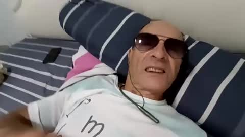 Snapshot of walleja chatting on 09/15/25, 02:50 walleja online show from 09/15/25, 02:50