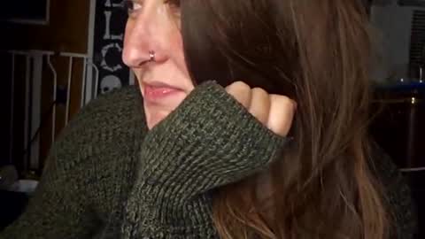 Snapshot of walnut4u chatting on 11/05/25, 08:14 Walnut4u online show from 11/05/25, 08:14