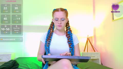 Wanda Robertss online show from 10/31/25, 01:23